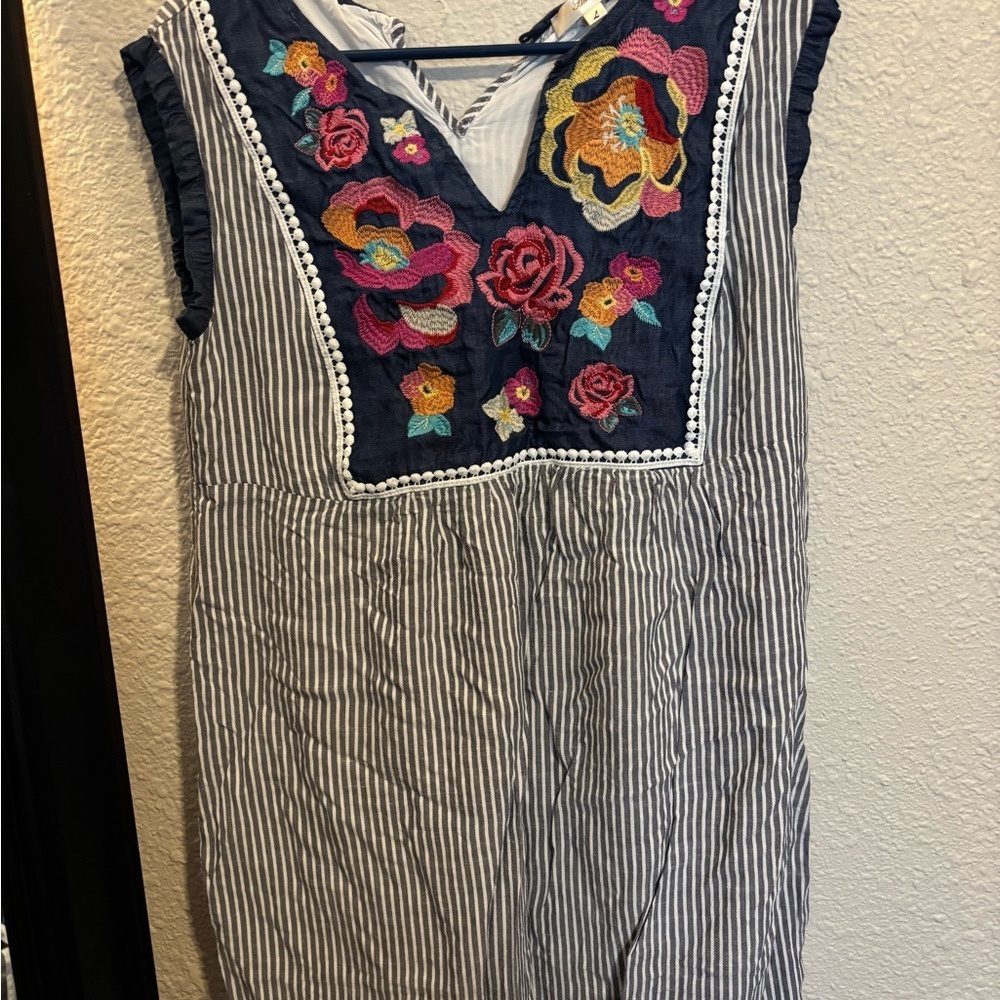 ANDREE BY UNIT Large Floral Embroidered Dress